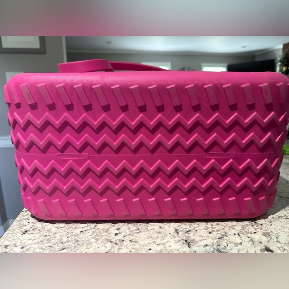 Original (xlarge) Bogg Bag in Haute Pink EUC - Picture 2 of 3